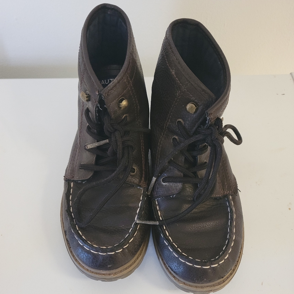 Boys shoes